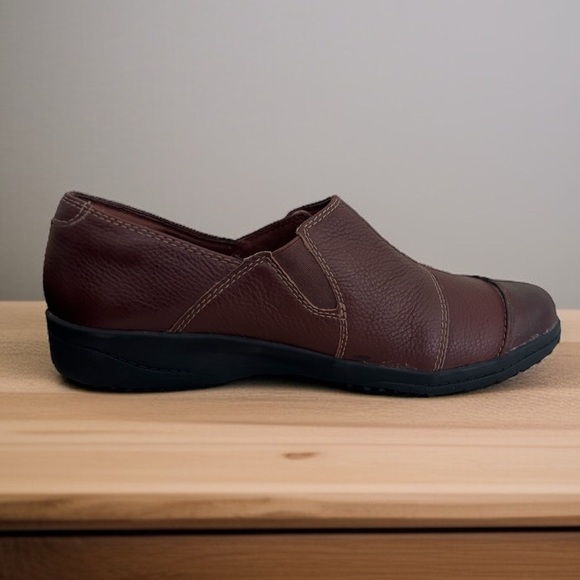 Clarks Cheyn Misha Loafers NWOT Women 10 Dark Tan Leather Slip-On Comfort Shoe - Picture 4 of 8